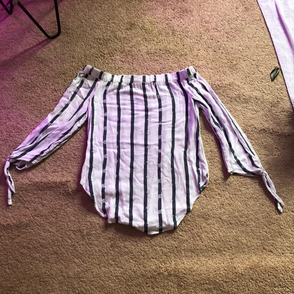 Long sleeve off the shoulders top